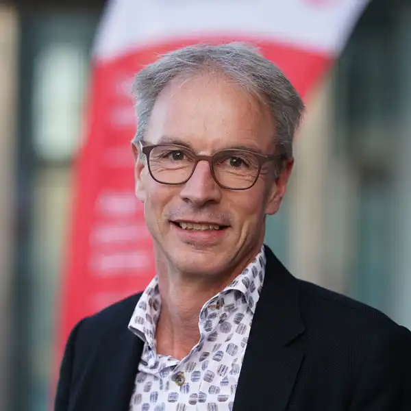 Portrait von Benjamin Marti, Stiftungsrat 2024 der Stiftung Berner Gesundheit