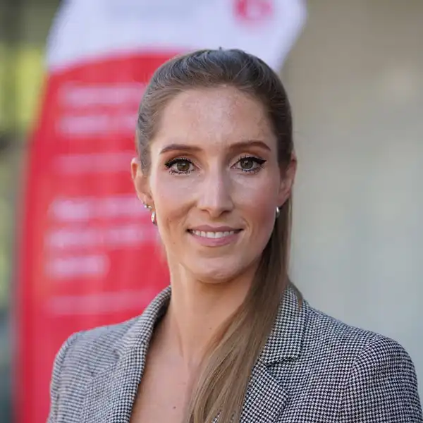 Portrait von Cécile Wendling, Stiftungspräsidentin der Stiftung Berner Gesundheit