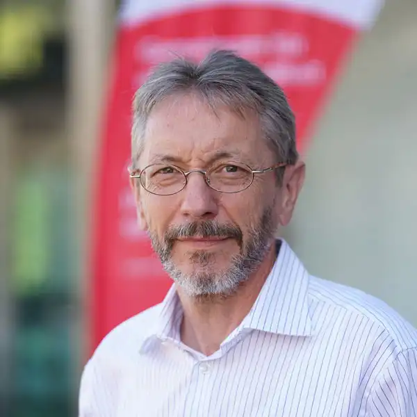 Portrait von Dieter Hofer, Stiftungsrat 2024 der Stiftung Berner Gesundheit